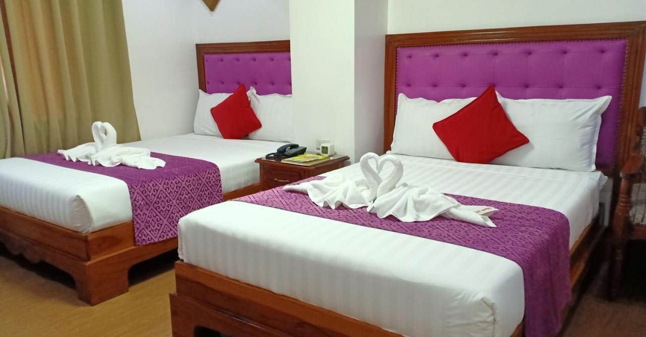 Cln Boutique Hotel ตาโคลบัน ภายนอก รูปภาพ