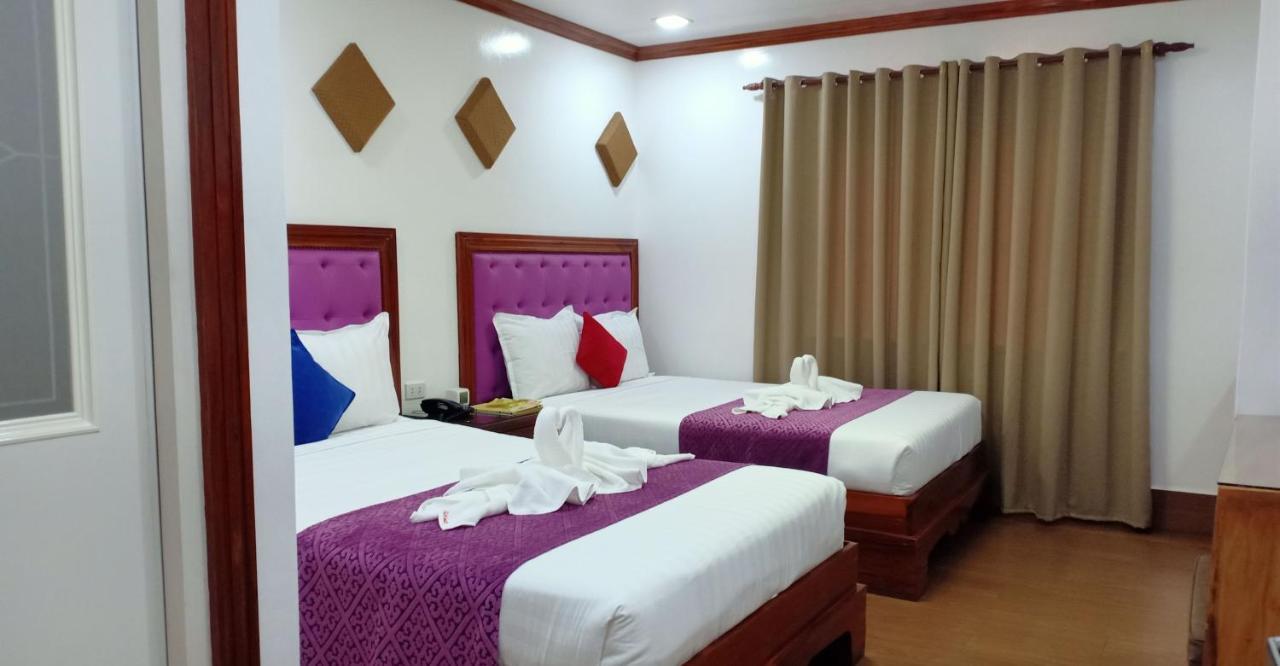 Cln Boutique Hotel ตาโคลบัน ภายนอก รูปภาพ