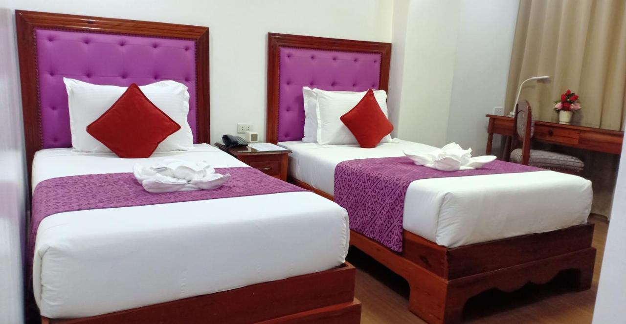 Cln Boutique Hotel ตาโคลบัน ภายนอก รูปภาพ