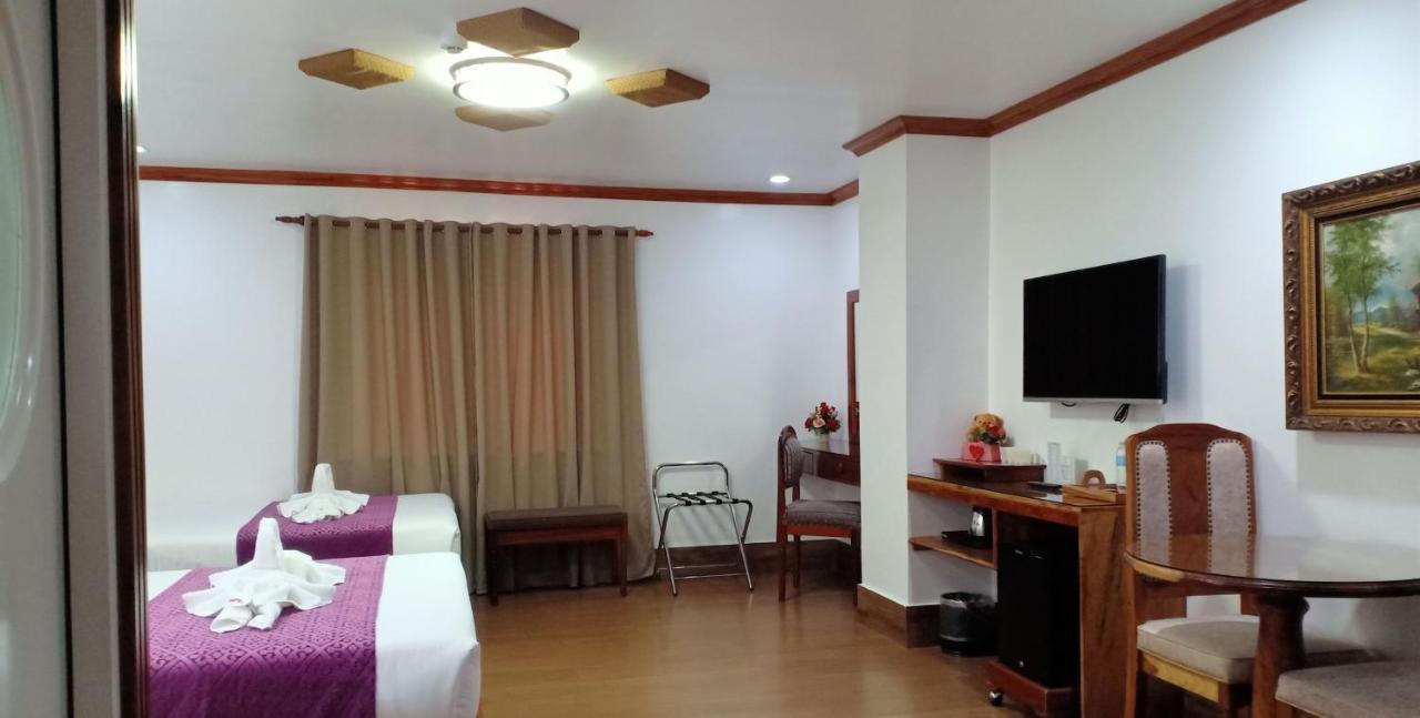 Cln Boutique Hotel ตาโคลบัน ภายนอก รูปภาพ