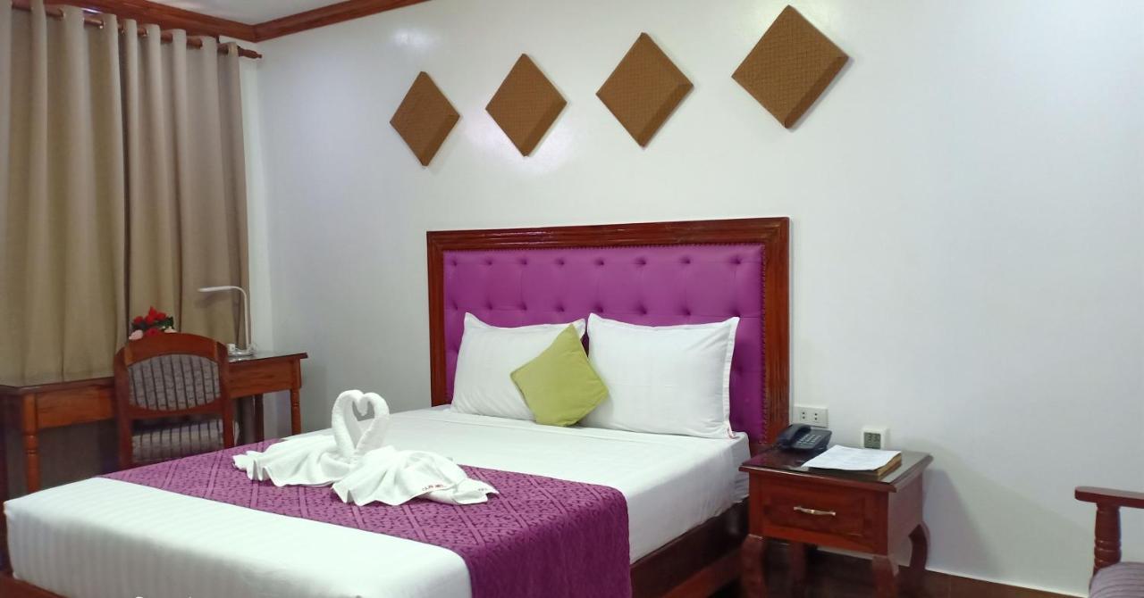 Cln Boutique Hotel ตาโคลบัน ภายนอก รูปภาพ