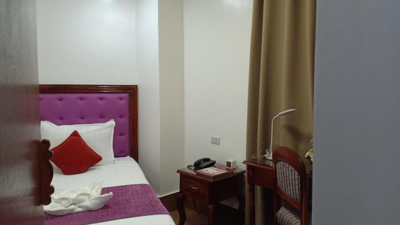 Cln Boutique Hotel ตาโคลบัน ภายนอก รูปภาพ