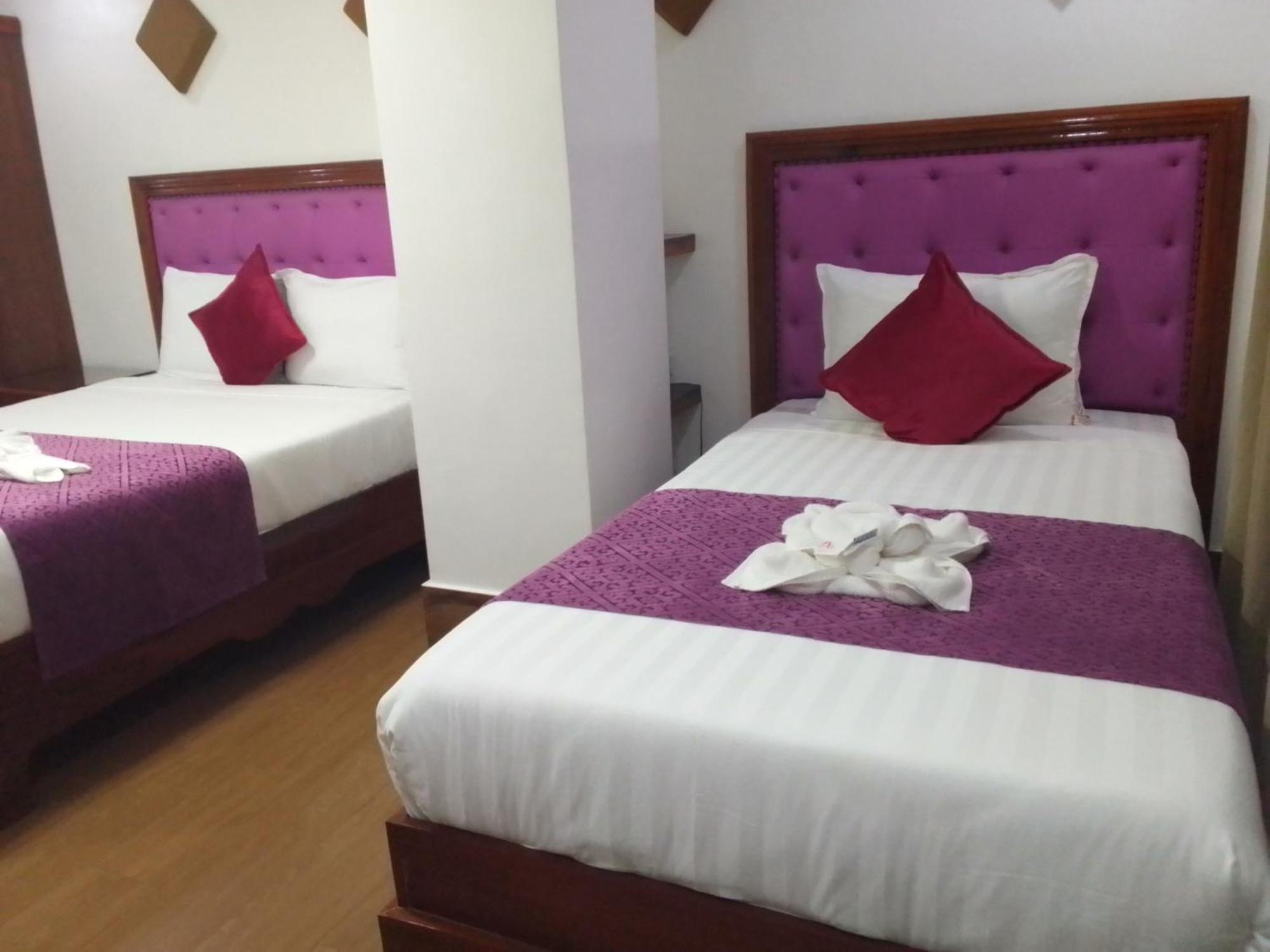 Cln Boutique Hotel ตาโคลบัน ภายนอก รูปภาพ