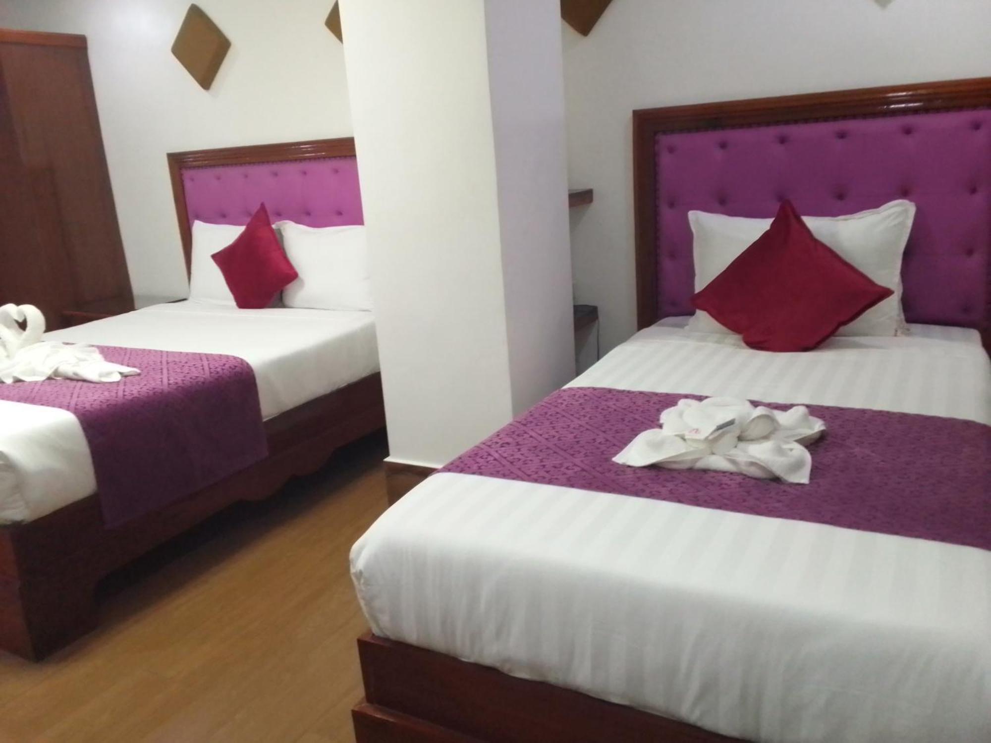 Cln Boutique Hotel ตาโคลบัน ภายนอก รูปภาพ