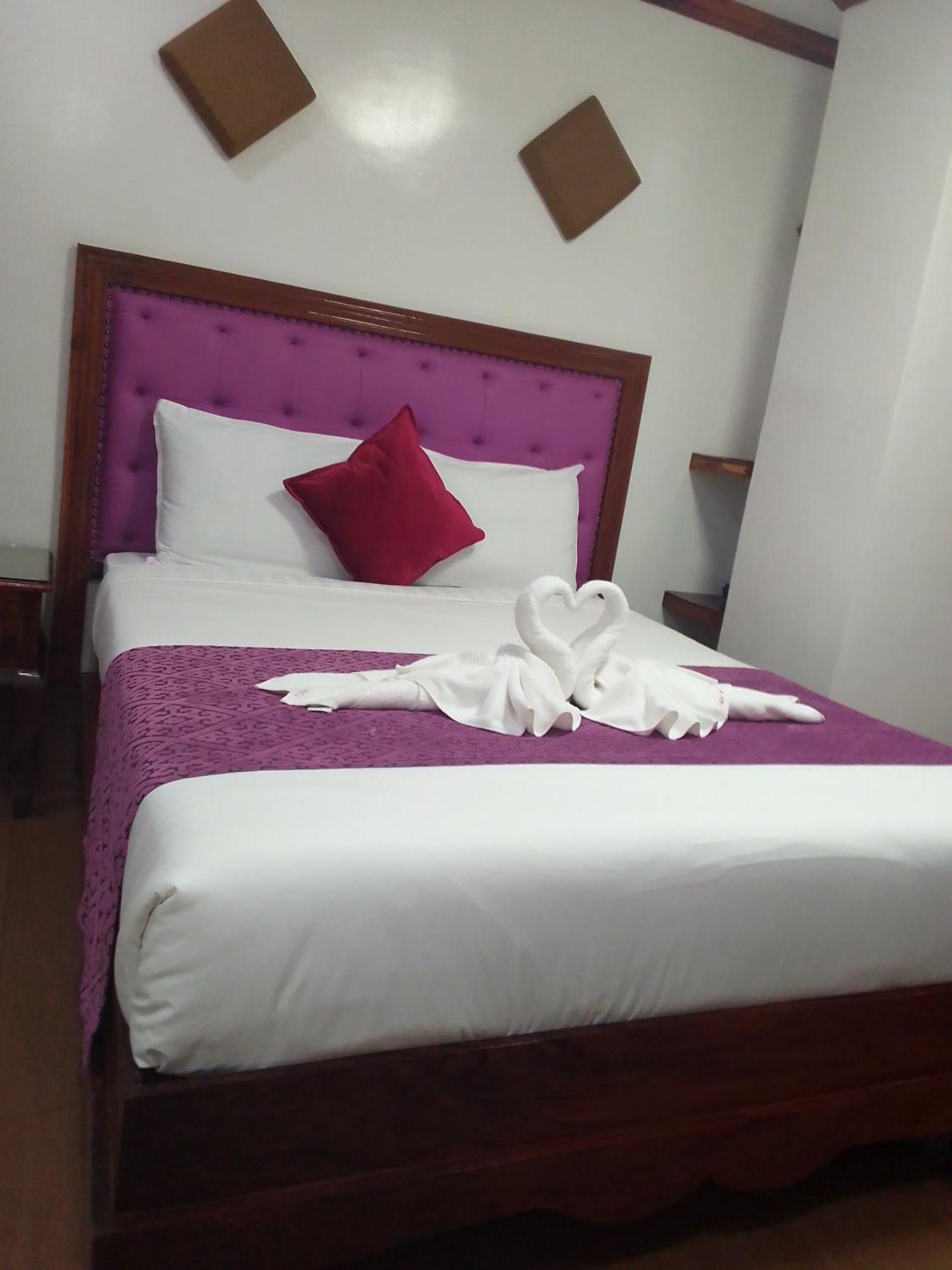 Cln Boutique Hotel ตาโคลบัน ภายนอก รูปภาพ